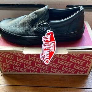 Vans classic slip on Black leather 4Men/5.5 women’s